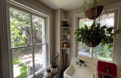 Downtown House | Downtown Frederick Charm w/Modern Comfort - Walk to Market St! Rare SF w/Yard