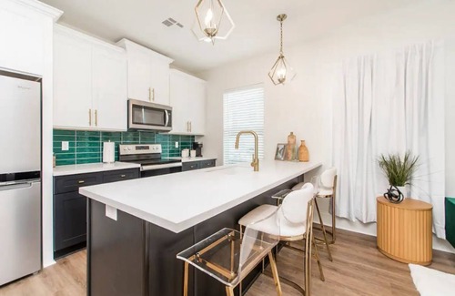 Hammond Condo | Downtown Hammond 2 bedroom, 2 bath newer condo