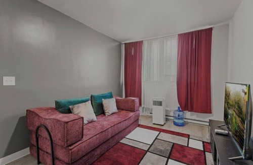 New Center Detroit Apartment | Downtown Hideaway w/Cozy & Modern Comfort