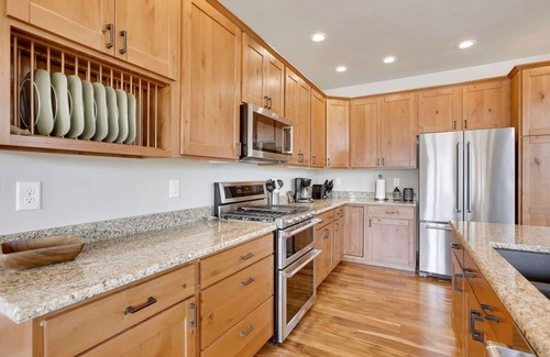 Winter Park House | Downtown Home | Rosie's Way | Pet Friendly | Walk To Everything | Hot Tub w/Views
