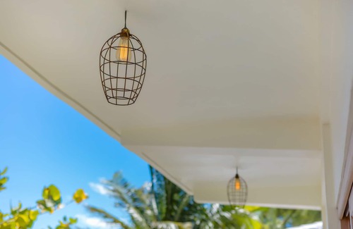 San Pedro Villa | Downtown island life with beachfront