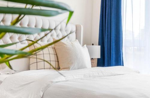 Gay Village Apartment | DownTown King Suite