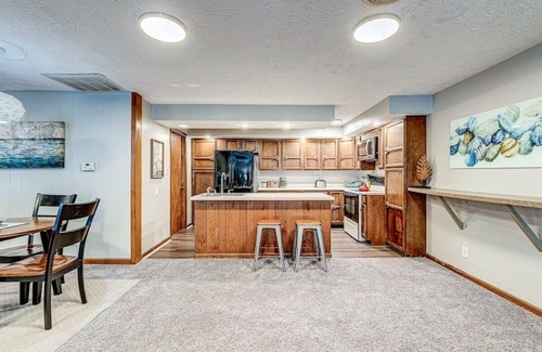 Lebanon House | Downtown Lebanon: Cozy Retreat, Prime Location