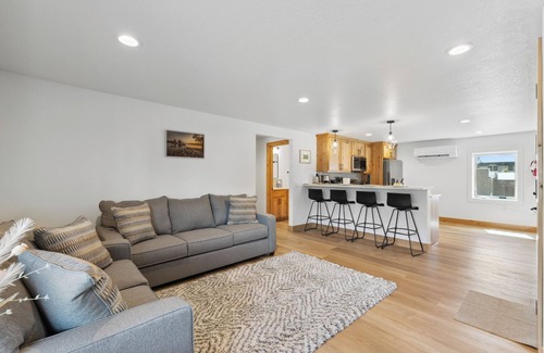 McCall House | Downtown Loft 203 - half block from lake, restaurants, and shopping