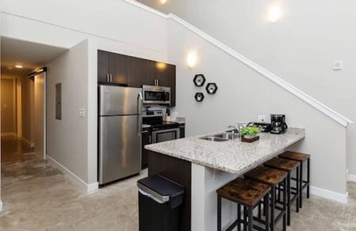 Downtown Des Moines Apartment | Downtown Loft Livin' | 2BD/2BR - Downtown DSM
