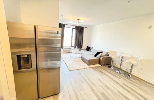 Elizabeth Apartment | Downtown Luxury Apartment