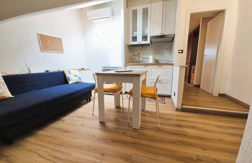 Albaro Apartment | Downtown, near the sea, air-conditioned, free parking.