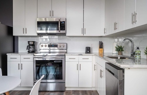 Old Fourth Ward Condo | Downtown! New-Built! Roof-top balcony! City View!