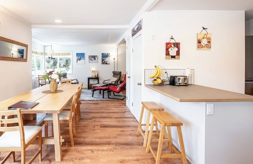 Revelstoke House | * DOWNTOWN * NEW RENOVATED * Walking distance to everything * Family Friendly *