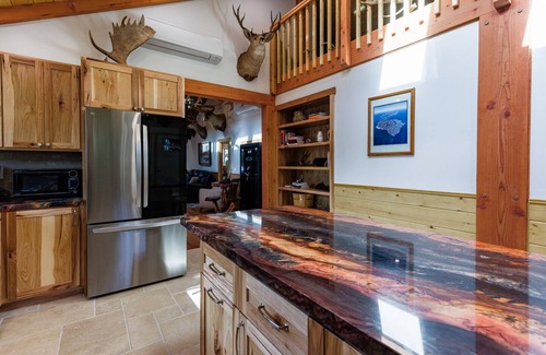 Ojai House | Downtown Ojai Bears Den