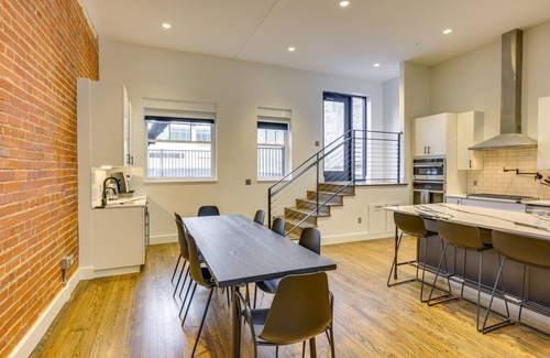 Downtown Omaha Condo | Downtown Omaha Getaway w/Deck & Gas Grill!
