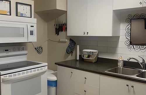 Downtown Halifax Apartment | Downtown one bedroom/Historic Bauer Terrace