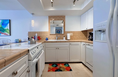 Baristo Condo | Downtown Palm Springs Holiday Loft – New Decor, View Patio, S/W Pools