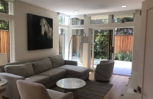 University South Apartment | Downtown Palo Alto Luxury Living