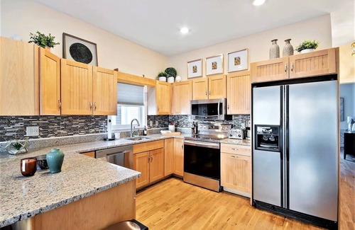 Portsmouth Apartment | Downtown Portsmouth Private Getaway! (CDC Safe)