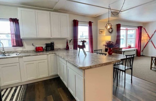 Ironwood Condo | Downtown "Red Room" at Villages on Aurora