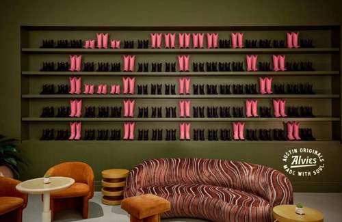 Red River Cultural District Hotel | Downtown Retreat | Cycling. Restaurant
