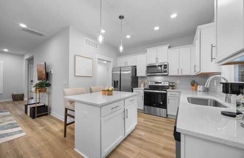 Durham House | Downtown Retreat Near DPAC & Duke + Free Parking