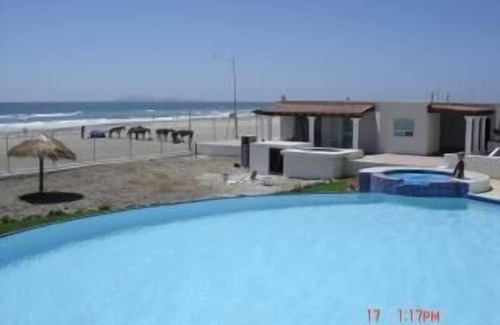 Centro Playas Condo | Downtown Rosarito Beach n Sand, 2 bedroom Condo, Directly on Beach Front