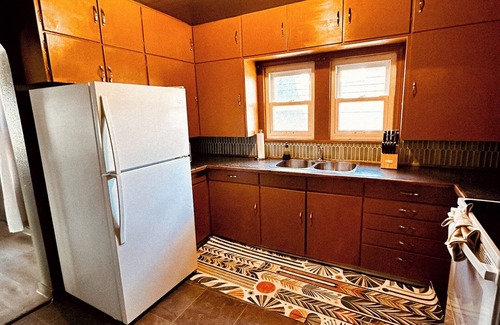 Russell Condo | Downtown Russell-2 Bed/1 Bath/Kitchen/Grill/Firepit-Sleeps 6PP