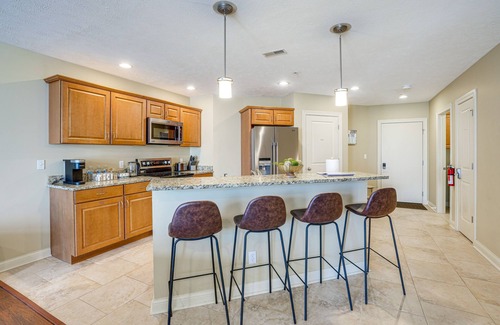Saint Joseph Condo | Downtown St Joseph Condo w/Balcony & Harbor View