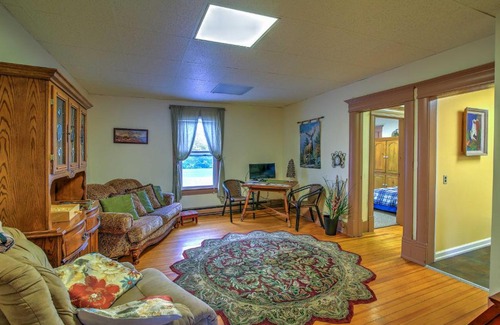 Tannersville Apartment | Downtown Tannersville Apt - 3 Mi to Hunter Mtn