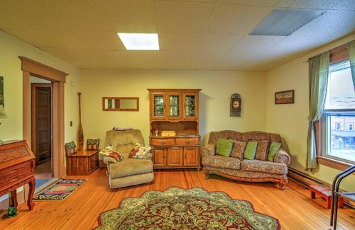Tannersville Apartment | Downtown Tannersville Apt - 3 Mi to Hunter Mtn