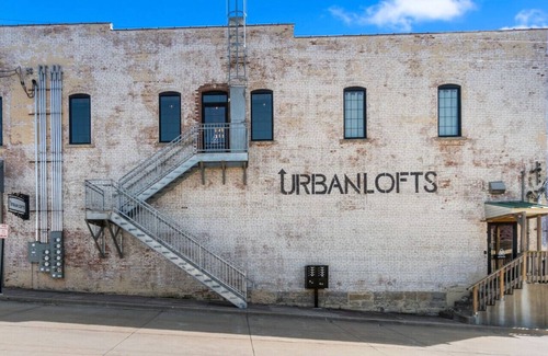 Perryville Apartment | Downtown Urban Loft above Restaurants
