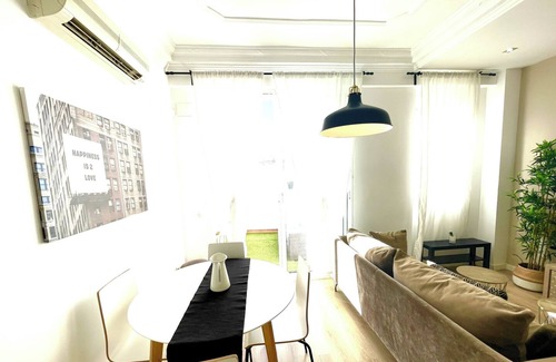 Arrancapins Apartment | DOWNTOWN VALENCIA FLAT WITH PATIO!