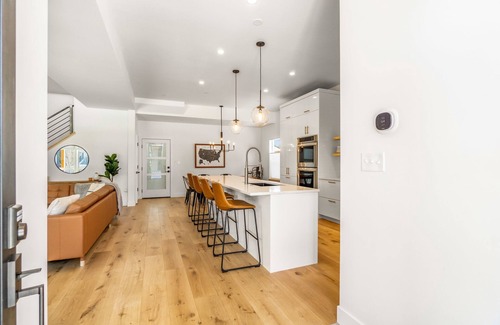 Old Town North House | Downtown Views Deluxe 5/4+ Rooftop Hot Tub!