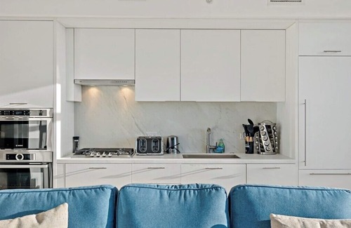 Shaw Bed & Breakfast | Downtown |Views | Luxury | Sunny