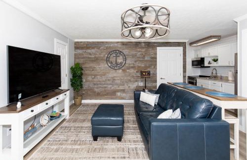 Lansford Apartment | Downtown Waterfront Escape