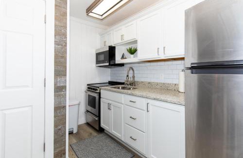 Lansford Apartment | Downtown Waterfront Escape
