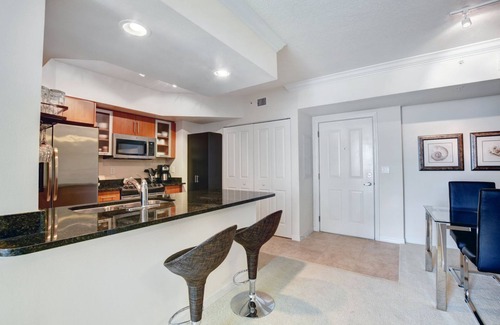 Downtown West Palm Beach Apartment | Downtown WPB 2 bedroom/2 bath Condo/Reserved Parking + Pool + Gym at The Prado