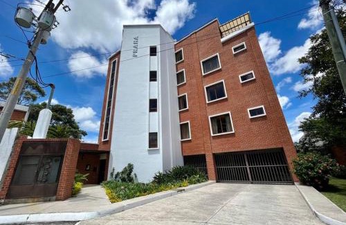 Zona 15 Apartment | DP4 Spacious apartment, great views of the city