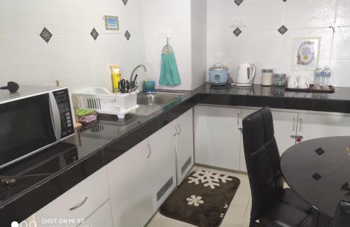 Kampung Telaga Nibong Apartment | DPerdana -Dinies pool,wifi, centre of Kota Bharu, 4-5 pax