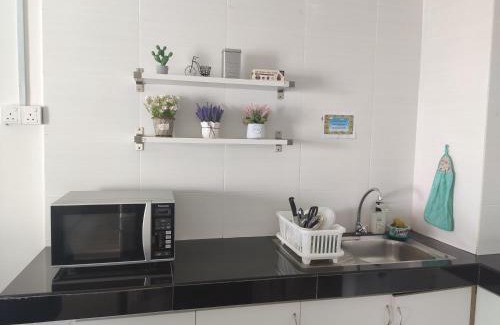 Kampung Telaga Nibong Apartment | DPerdana -Dinies pool,wifi, centre of Kota Bharu, 4-5 pax