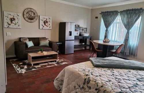 Brandwag House | DR M BEAUTY LOUNGE AND GUEST HOUSE