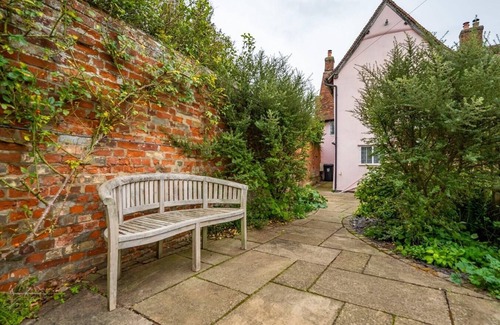 Long Melford Apartment | Dragonfly Cottage, Long Melford