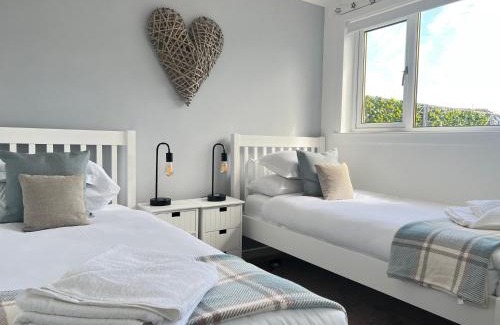 Kilrenny House | Dragonfly - HOT TUB luxury two bedroom cottage