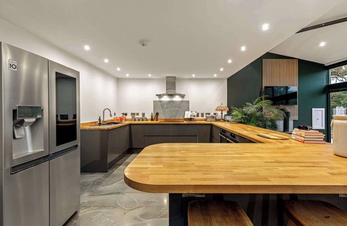 Leigh Sinton House | Dragons Barn with Hot Tub