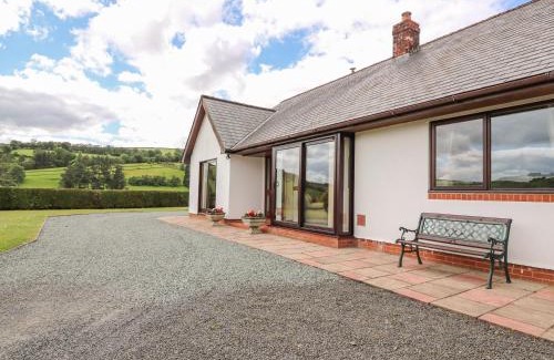 Llanidloes House | Drainbyrion Farm House