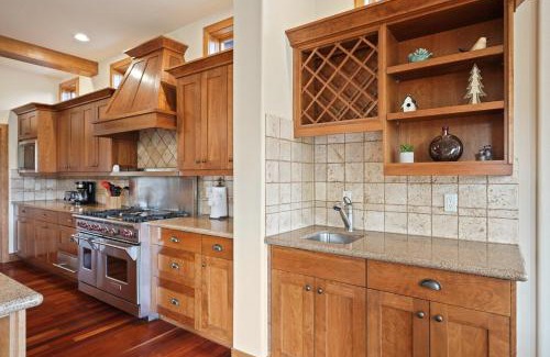 River West House | Drake Park Villa