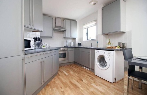 Cardiff City Centre Apartment | Dray Court - Luxury 2 Bedroom Apartment