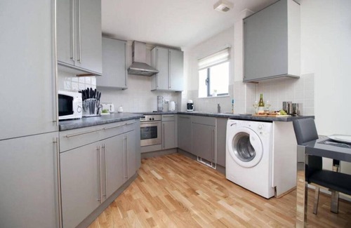 Castle Quarter Apartment | Dray Court - Luxury 2 Bedroom Apartment