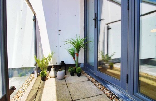 Castle Quarter Apartment | Dray Court - Luxury 2 Bedroom Apartment