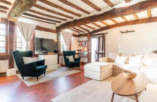 Le Tilleul House | Dream 6-bedroom Villa with private tennis court