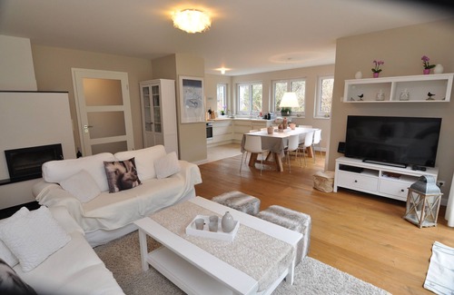 Dierhagen Strand House | Dream beach house, stylish, luxurious, by the forest, directly behind the beach