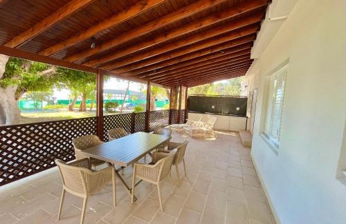 Agios Tychon Villa | Dream Beachfront Bungalow