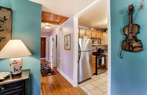 Oakhurst House | Dream Catcher’s Bungalow: 15% Off Until Nov 30!